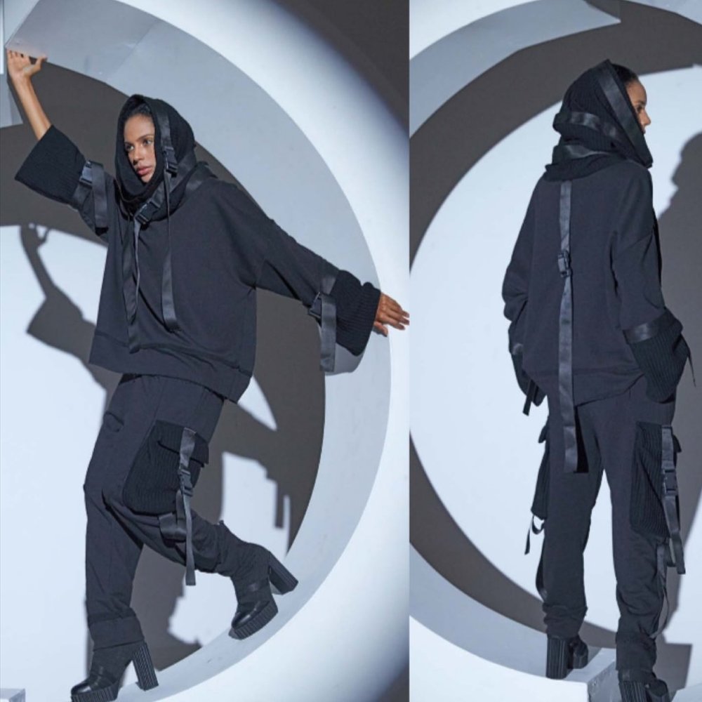 H4 stylish suit brand new.